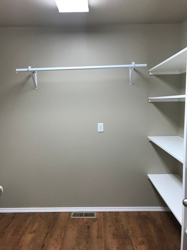Building Photo - 312 triplex