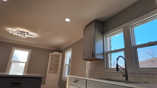 Building Photo - 5315 73rd St