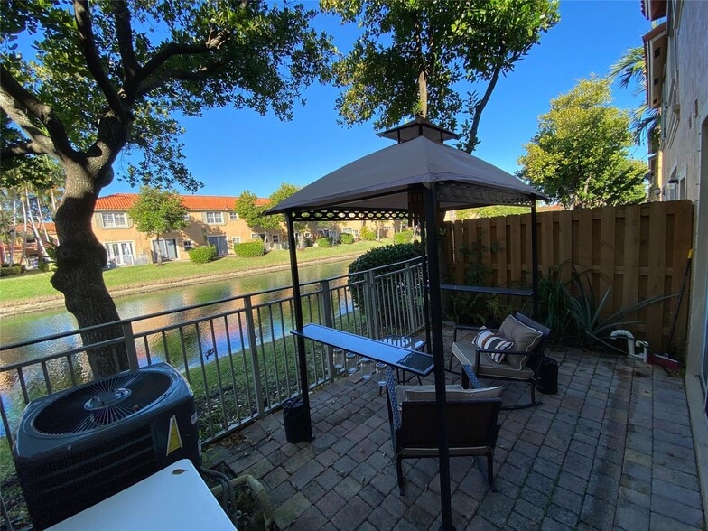 Building Photo - 4961 Windward Way