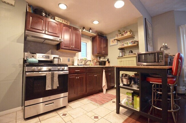 Building Photo - 645 Broadway-