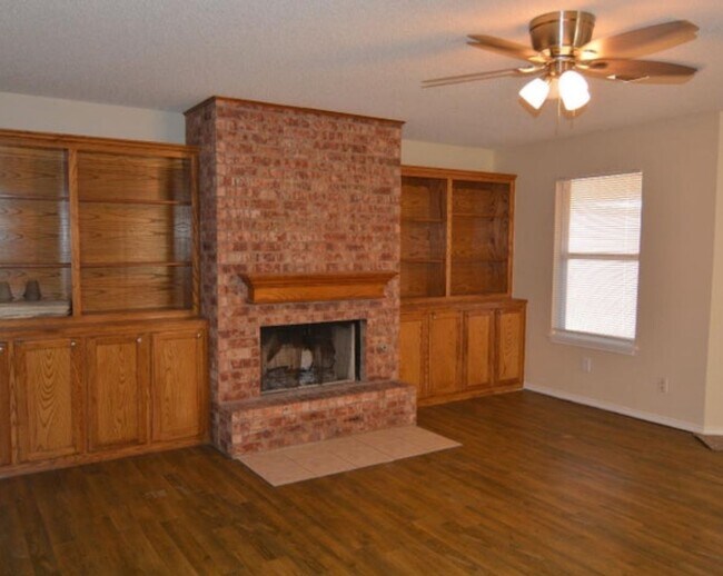 Building Photo - 6302 34th Pl