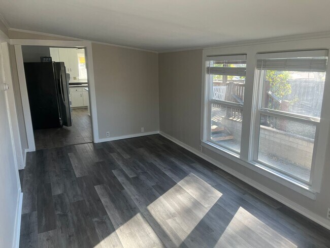 Building Photo - Grapevine Rd 705