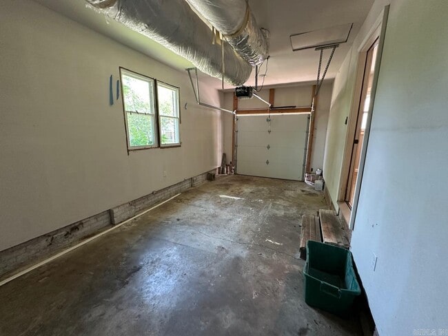 Building Photo - 100 N Olive St