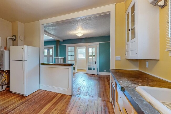 Building Photo - HISTORIC Edo BUNGALOW 2 Bedroom 1 Bath