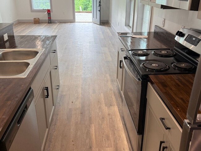Building Photo - Newly Built 2 Bedroom 2.5 Bath
