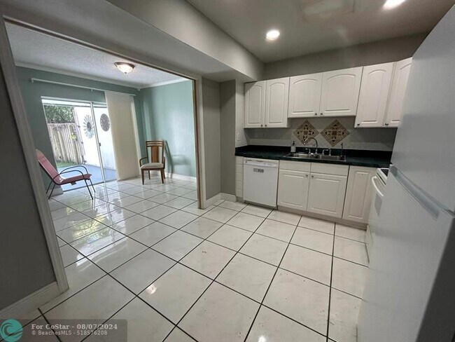 Building Photo - 7310 NW 75th St