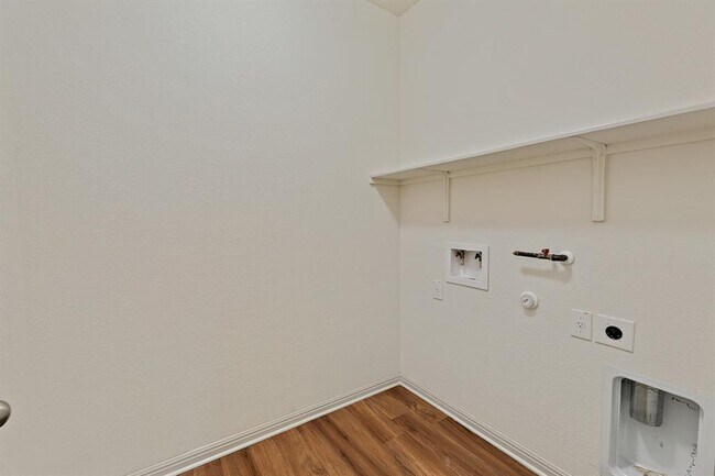 Building Photo - 108 Schuster Ct