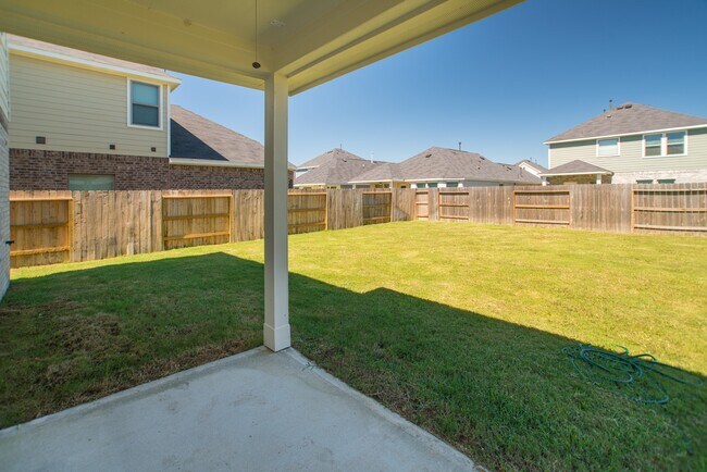 Building Photo - 10569 Preserve Wy