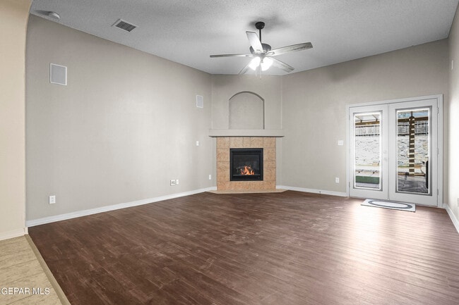 Building Photo - 3236 Sunset Point Dr