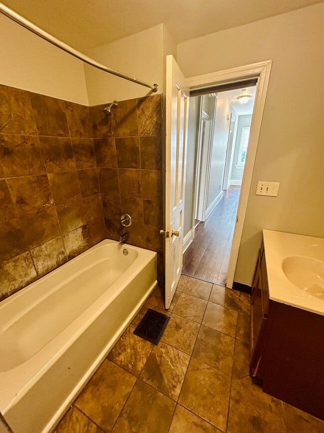 Building Photo - 2 Bedroom w/large attic space l Housing Vo...