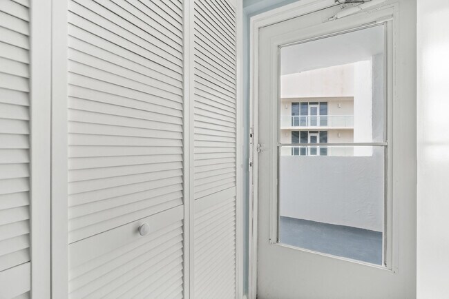 Building Photo - 3580 S Ocean Blvd