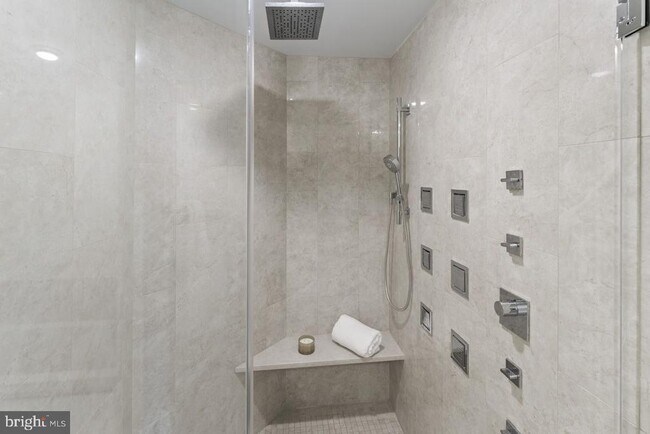 Building Photo - 5844 Bermuda Ct