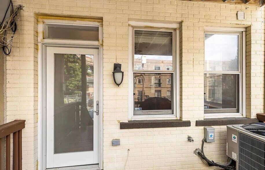 Building Photo - 2212 11th St NW