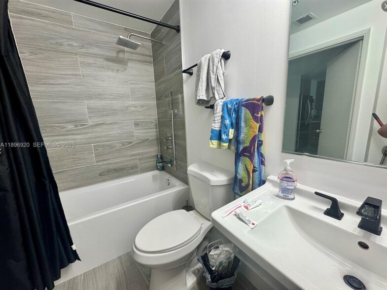 Building Photo - 6580 Indian Creek Dr