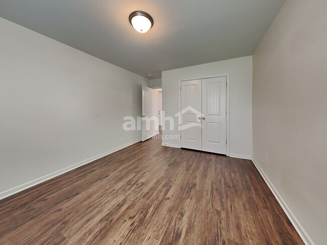 Building Photo - 5306 Ian Dr