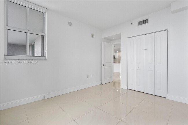 Building Photo - 1250 S Miami Ave
