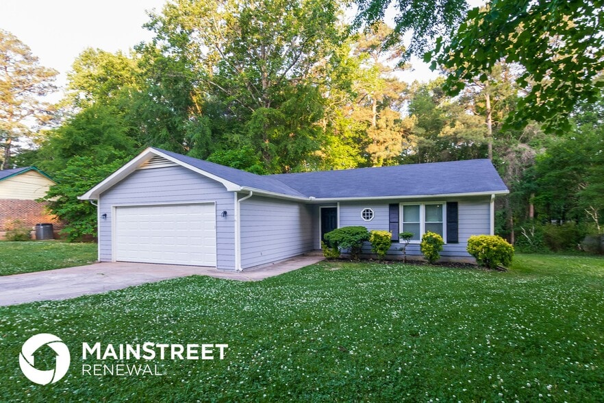 Building Photo - 8693 Collins Dr