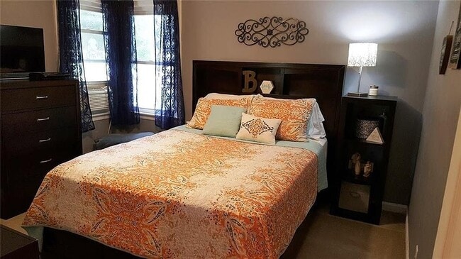 Building Photo - 521 Lonsvale Dr