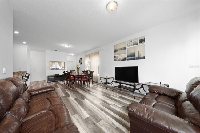 Building Photo - 901 Orchid Grove Blvd