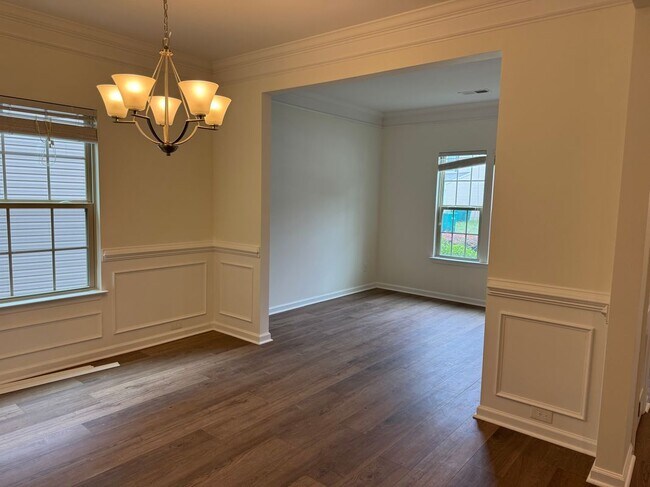 Building Photo - 219 Luna Trail