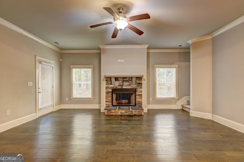 Building Photo - 100 Ruby Ln