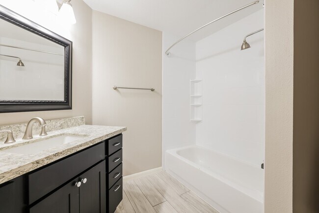 Building Photo - 14518 Southern Magnolia Cir