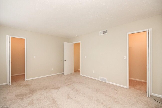 Building Photo - 1770 Rolling Hills Dr