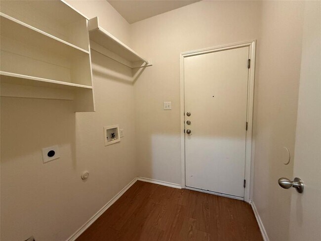 Building Photo - 1341 Rainbow Parke Dr