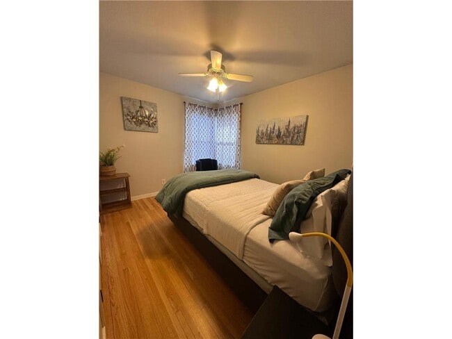 Building Photo - 629 E 67th St