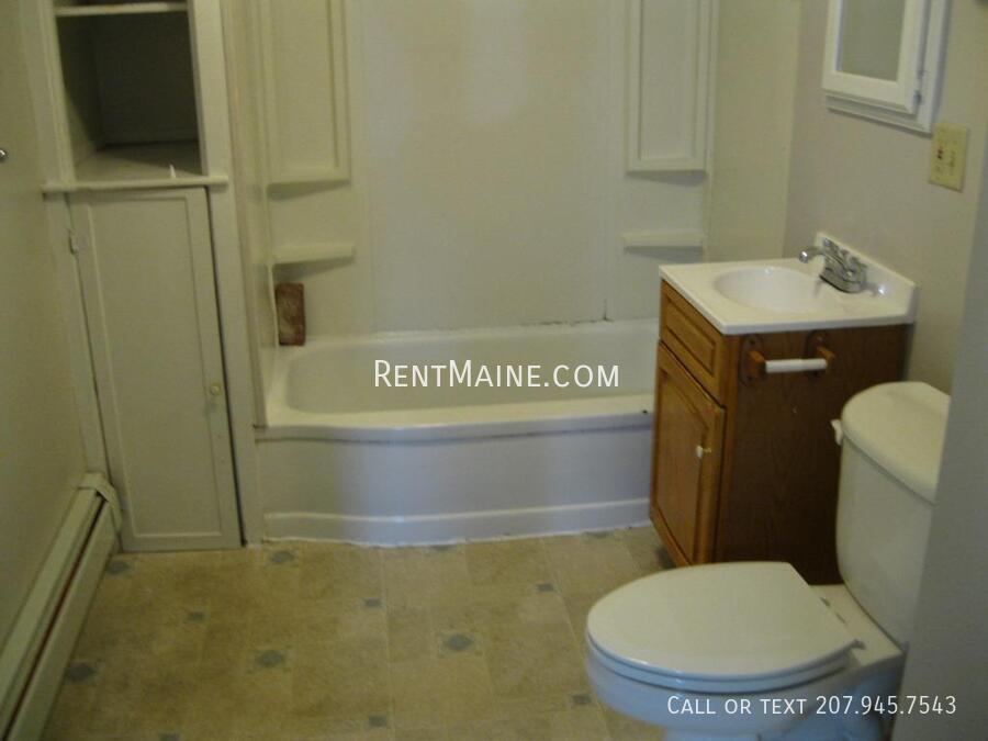 Building Photo - 391 Buck St