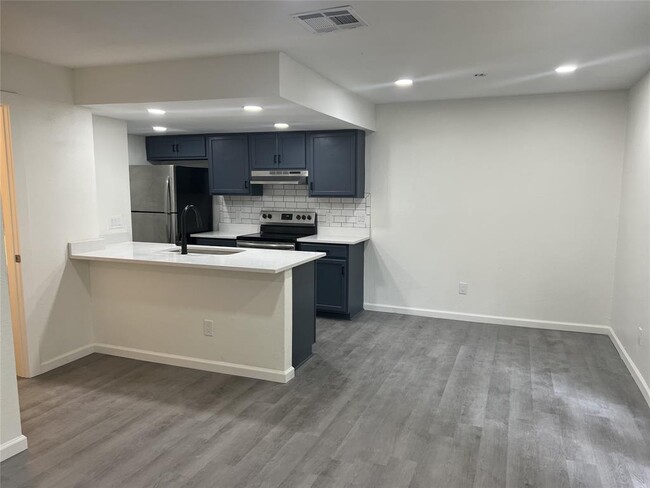 Building Photo - 3458 Willowrun Dr