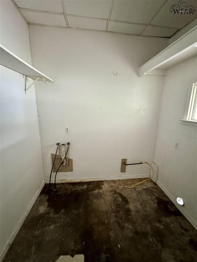 Building Photo - 1672 Keeler Ave