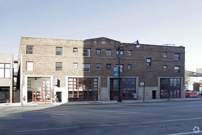 2514- 2518 N Clark St - 501dem