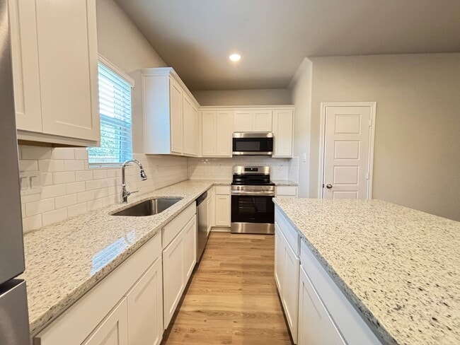 Building Photo - Brand New 3 Bd 2.5 Full Bath Townhouse Near UTSA & LaCantera