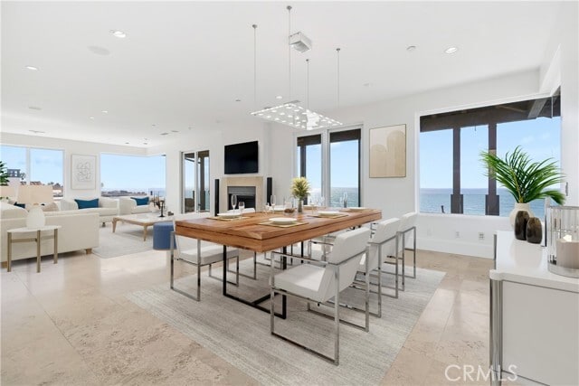 Building Photo - 1371 San Elijo Ave