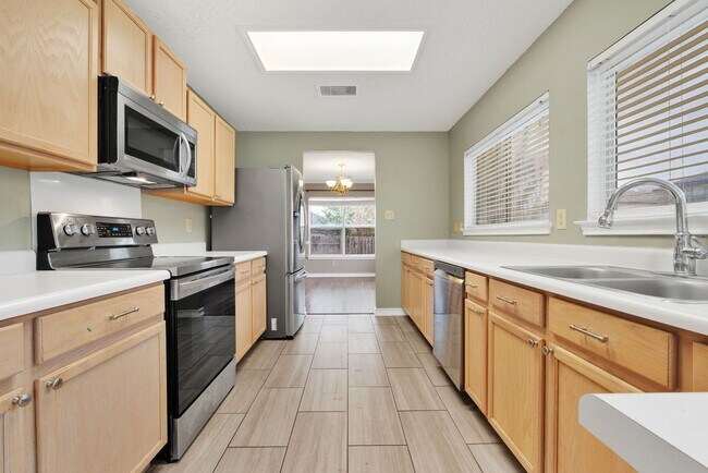 Building Photo - Spacious Two-Story Home in Schertz, TX