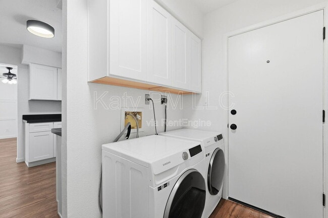 Building Photo - 231 N Robson