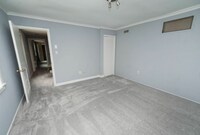 Building Photo - 219 Lakewood Dr