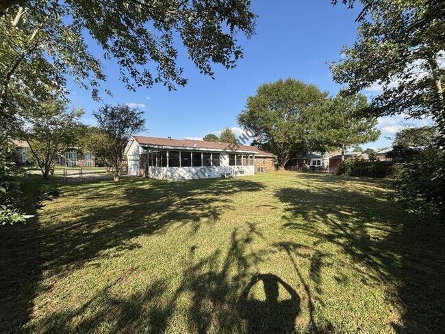 Building Photo - 714 Foxboro Dr