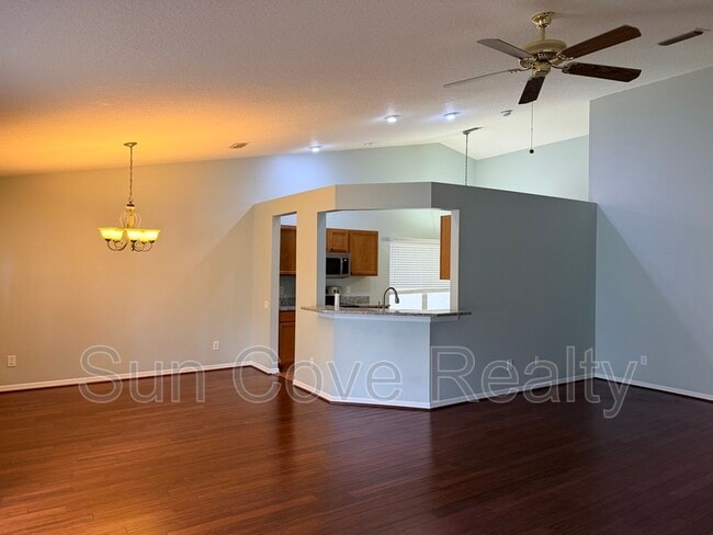 Building Photo - 4602 Gulfwinds Dr