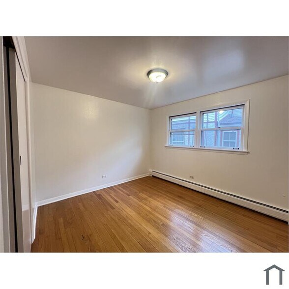 Building Photo - 4848 W Warner Ave