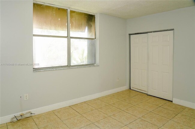 Building Photo - 3 bedroom in North Miami FL 33161