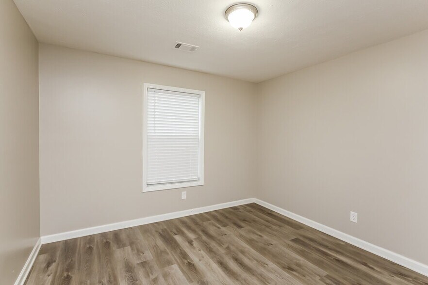 Building Photo - 1394 Luther Way