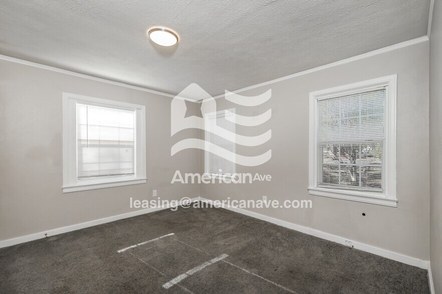 Building Photo - 816 Monterey St