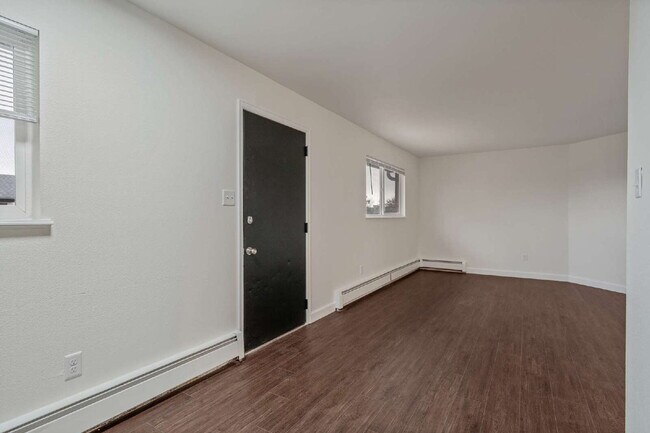 Building Photo - Updated 2-Bed Oasis in Cheyenne