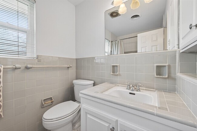 Building Photo - 5643 Piping Rock Ln