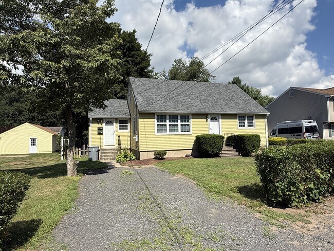 Building Photo - 67 Loomis Ave
