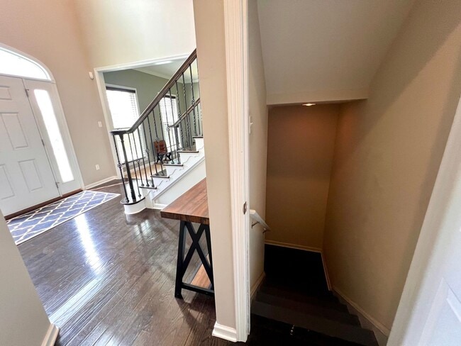 Building Photo - 3006 Farm View Dr