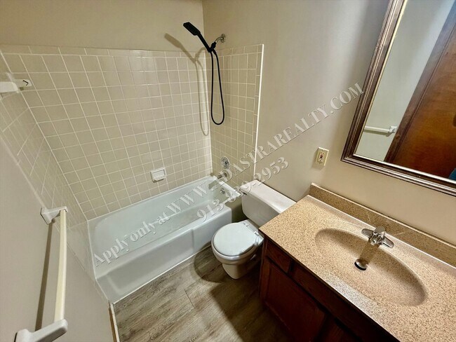 Building Photo - 6622 W 149th Terrace