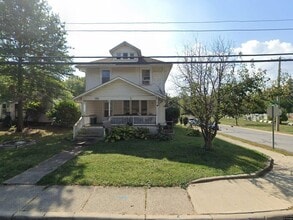 Building Photo - 103 W Walnut St